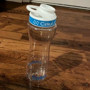 Cirkul plastic bottle-does not include flavor packs